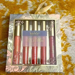 Nicole Miller lipgloss collection new in box